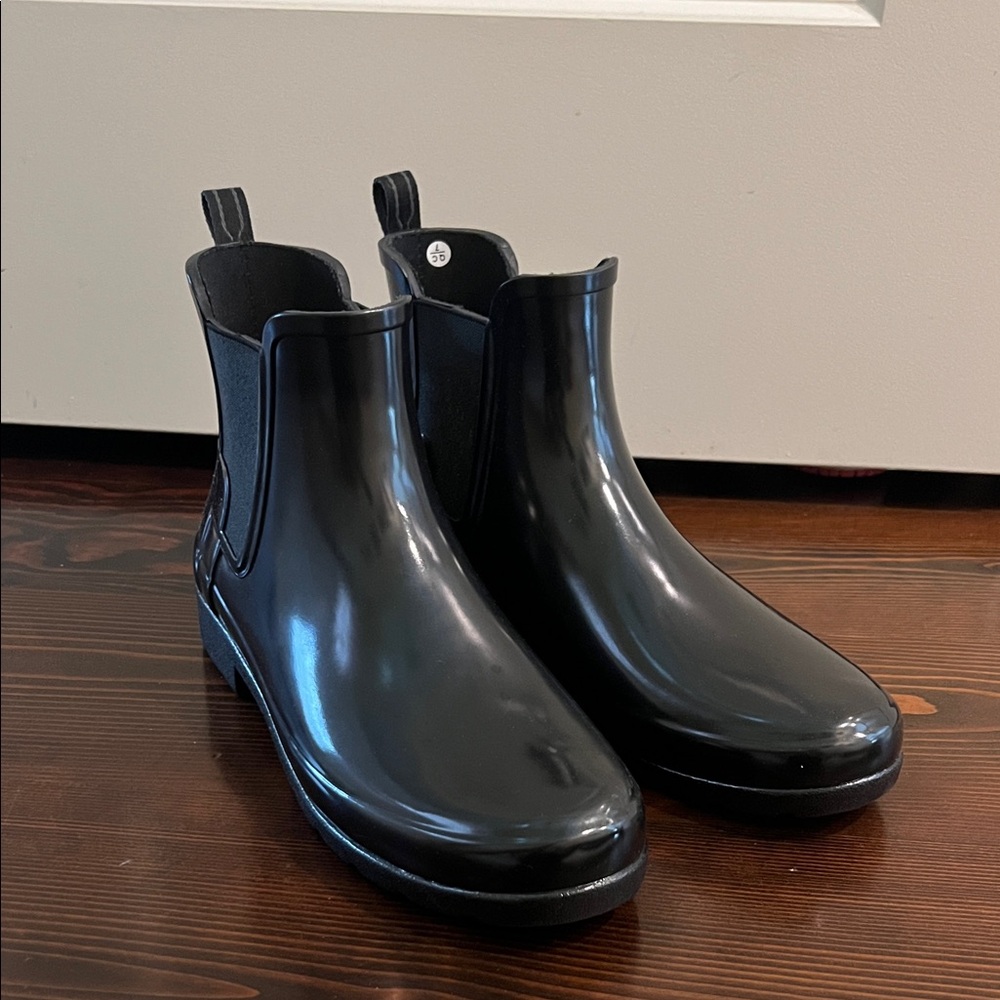 Hunter Glossy Black Rain Boots